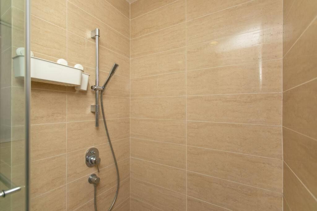 5 Stars Slightly Seaview By The Sea 6pax Apartment Batu Ferringhi