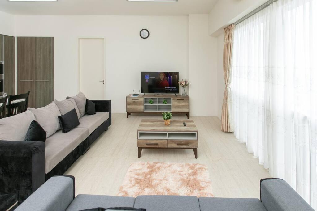 5 Stars Slightly Seaview By The Sea 6pax Apartment Batu Ferringhi